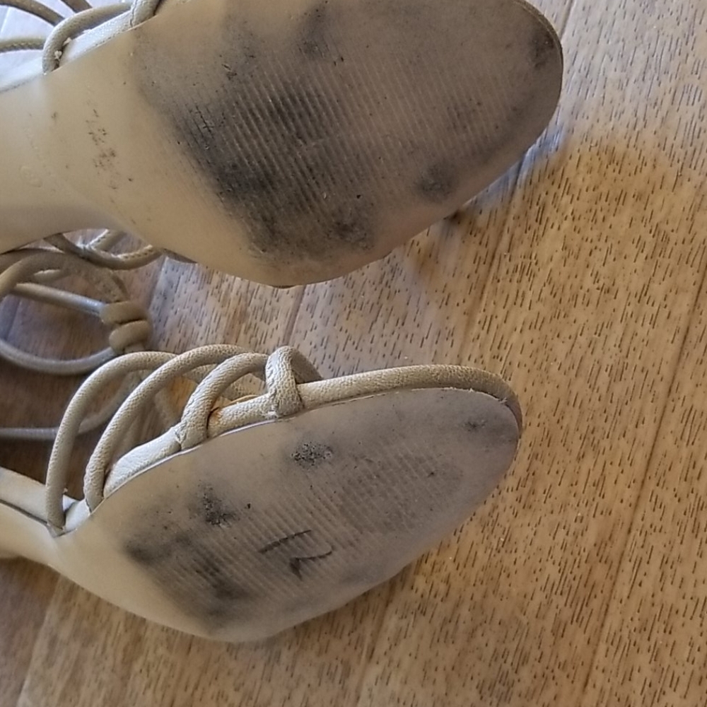 Shoes - Picture 4 of 4